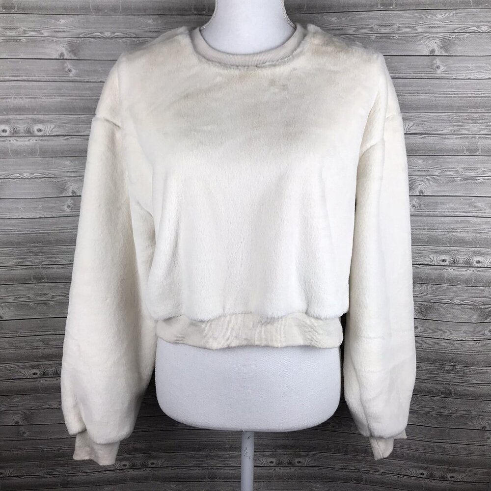 Ontwelfth Womens Small Cream Cozy Soft Fuzzy Cropped Crew Neck Pull Over Sweater